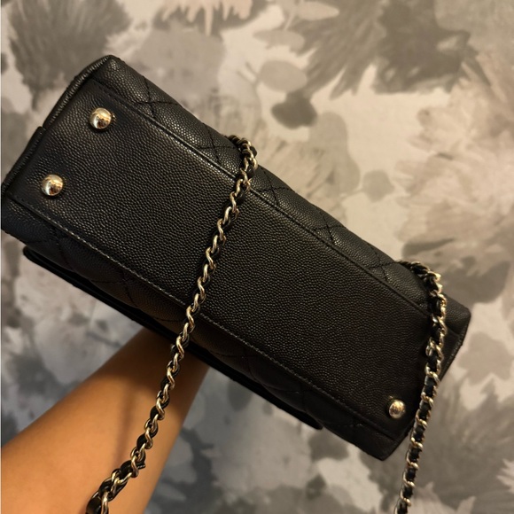 Band new with box and tags, 2024 Chanel Small Coco Handle - Picture 8 of 8